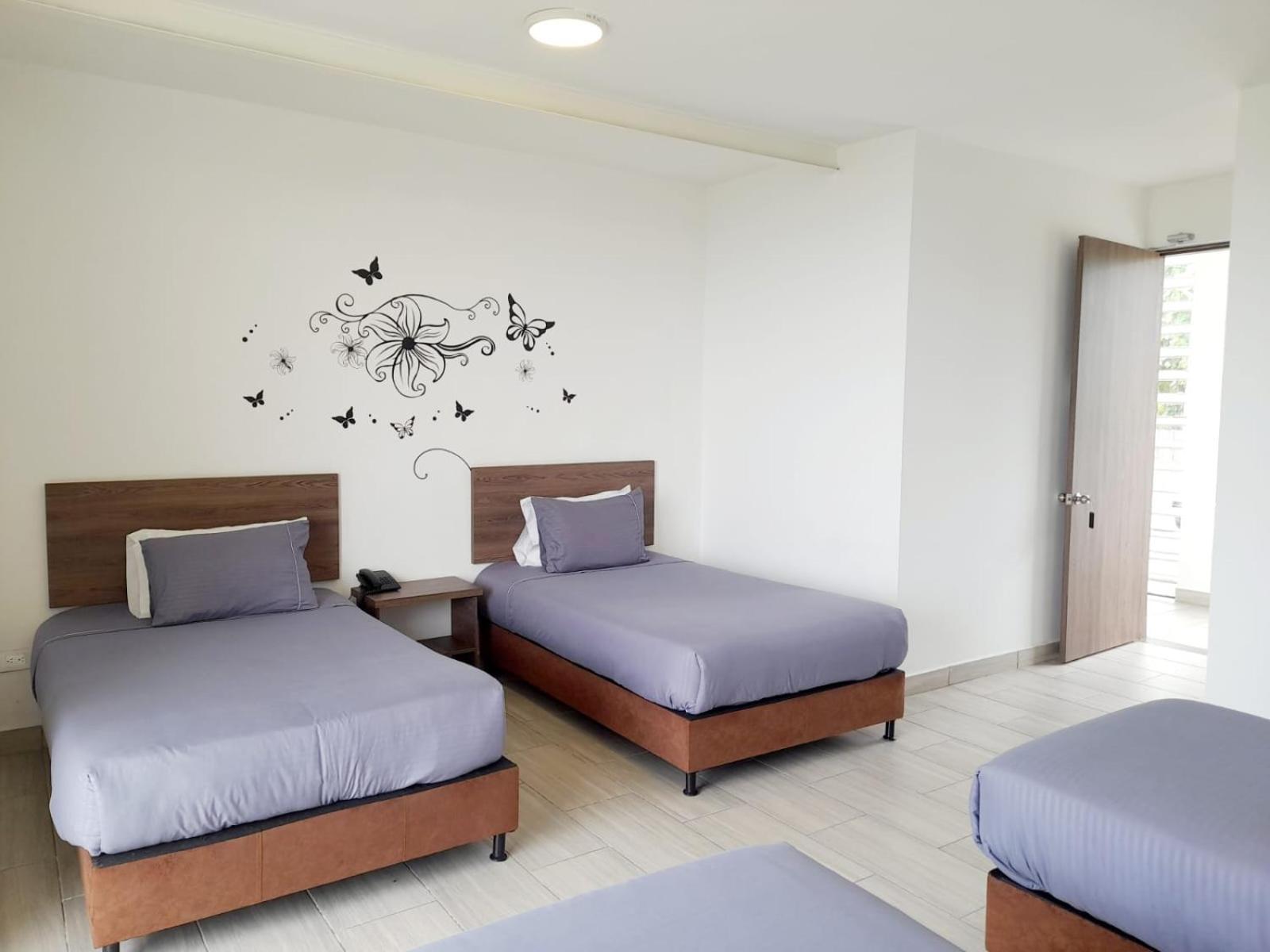 Hotel Entre Lomas Санта-Роса-де-Кабаль Екстер'єр фото