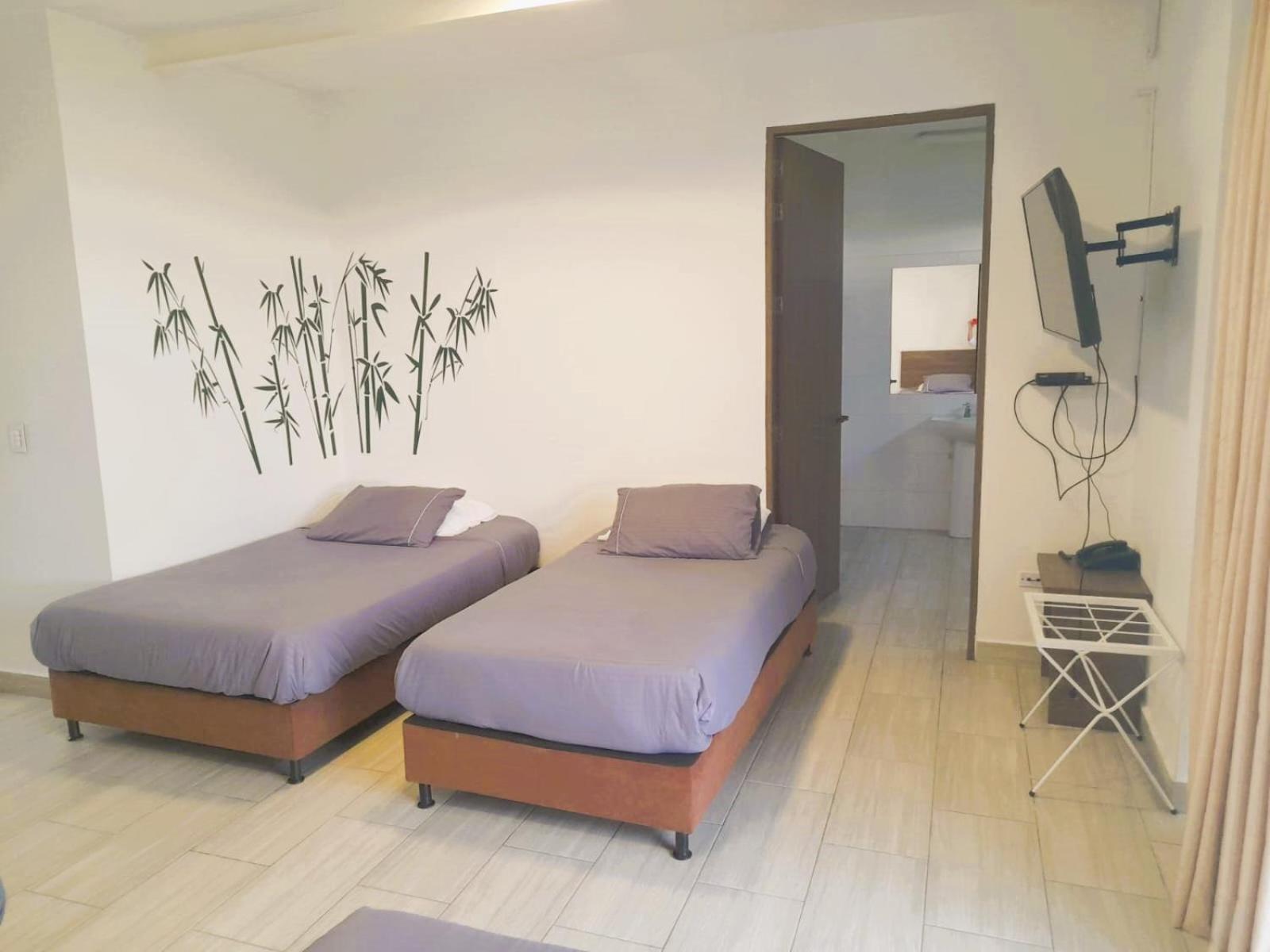 Hotel Entre Lomas Санта-Роса-де-Кабаль Екстер'єр фото