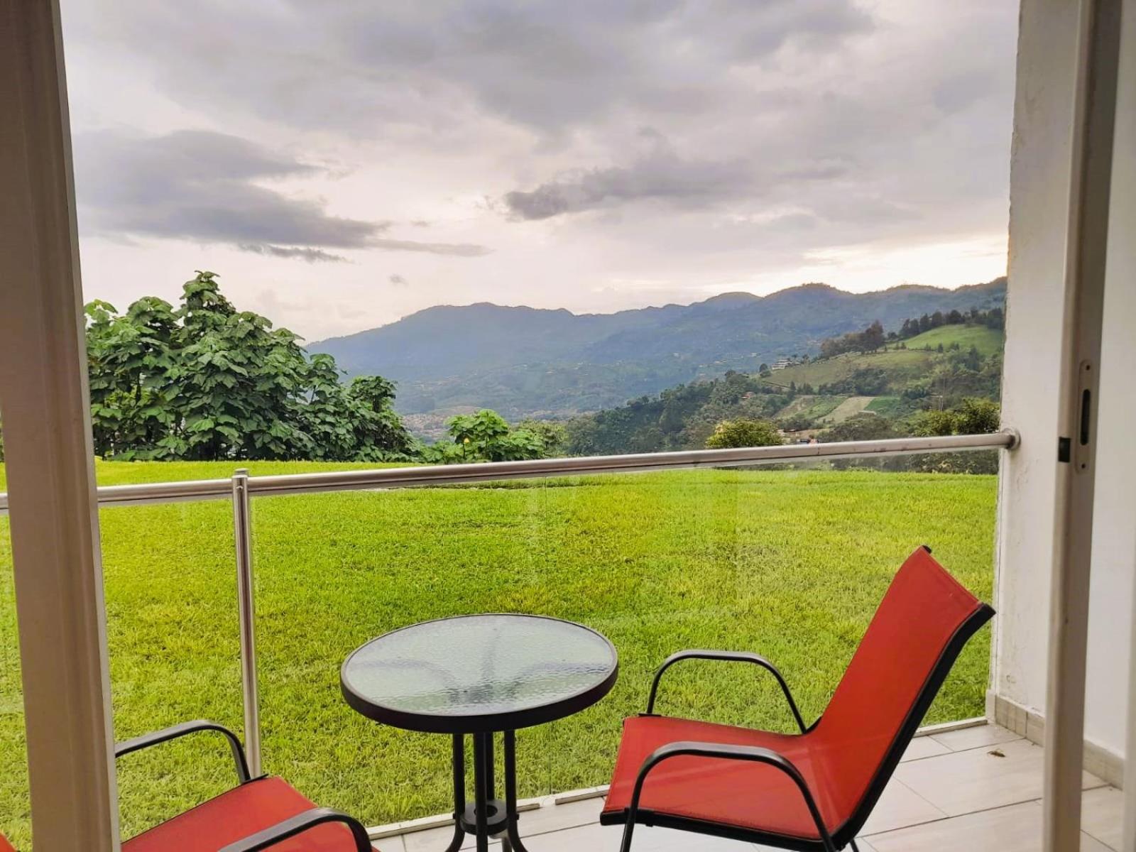 Hotel Entre Lomas Санта-Роса-де-Кабаль Екстер'єр фото
